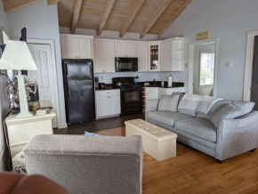 Riverview cottage in Edgecomb Sheepscot Harbour Vacation Club Cottage #19